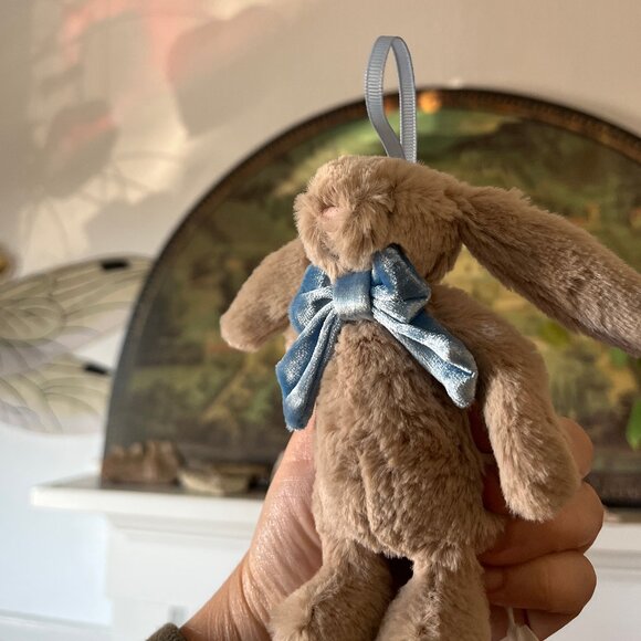BNWT Bashful Beige Bunny with Blue Bow Jellycat Ornament - Picture 8 of 9